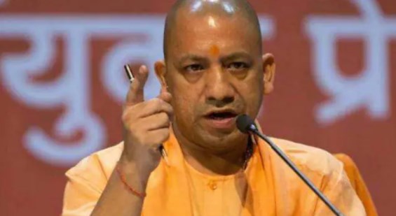 यूपी बोर्ड पेपर लीक मामले में पूर्व निदेशक विनय पांडेय पर गिरी गाज, सीएम योगी ने किया सस्‍पेंड 