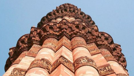 कुतुब मीनार से हटाई जा सकती हैं गणेश भगवान की दो मूर्तियां,