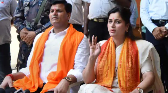 नवनीत राणा और विधायक पति को नहीं मिल पाई बेल, दो दिन और काटनी होगी जेल