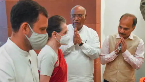 चिंतन शिविर से निकलेगा हिंदुत्व का रास्ता? बेणेश्वर धाम जाएंगे सोनिया और राहुल गांधी
