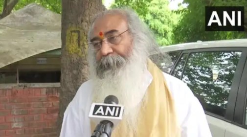 अपनी ही पार्टी के नेताओं पर बरसे कांग्रेस के आचार्य, बोले- शिवलिंग का मजाक नहीं बना सकते