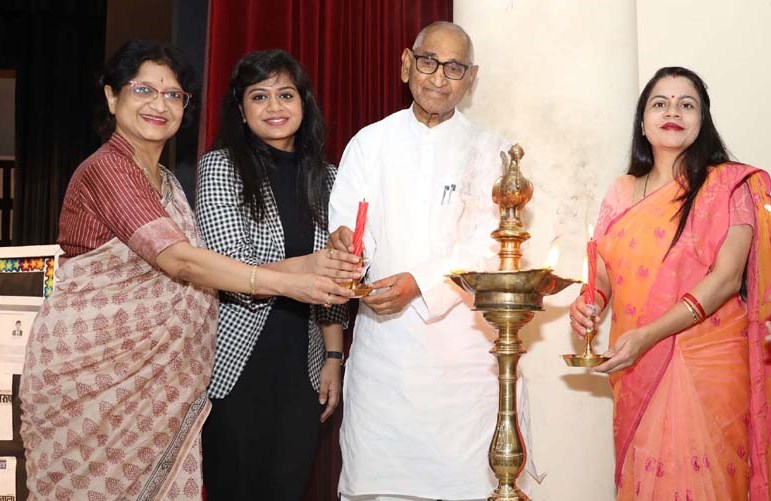 सी.एम.एस. गोमती नगर में यंग एचीवर्स फेलिसिटेशन समारोह में हुआ मेधावी छात्रों का सम्मान