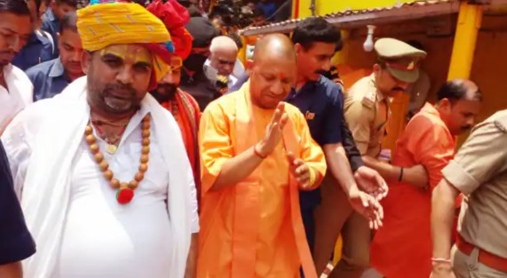 अयोध्‍या में CM योगी: रामलला के दर्शन किए, अचानक अस्‍पताल पहुंच मरीजों से पूछा-सब ठीक है न