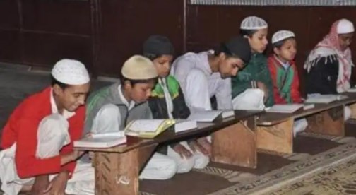 यूपी के मदरसों में प्रार्थना के समय राष्ट्रगान हुआ अनिवार्य, आदेश जारी