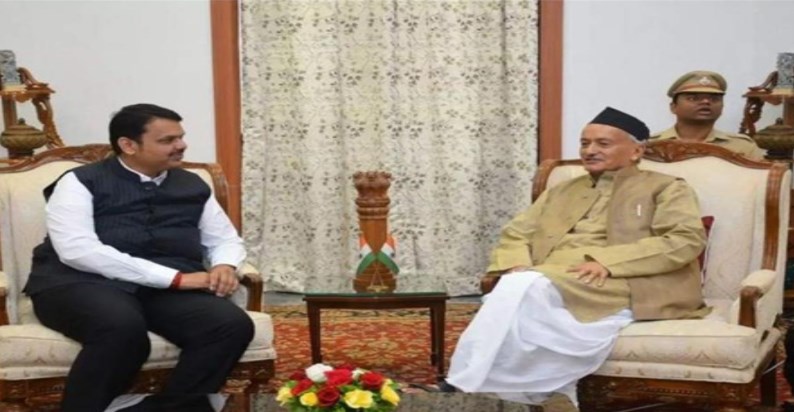 महाराष्ट्र संकटः राज्यपाल से मिलने पहुंचे देवेंद्र फडणवीस, नड्डा-शाह से मिलने के बाद पहुंचे राजभवन