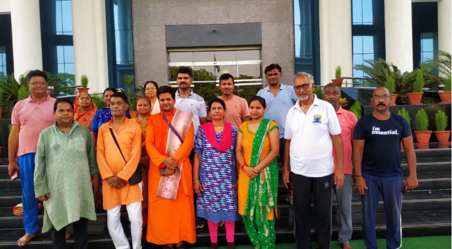 जन विकास महासभा के द्वारा जानकीपुरम विस्तार में प्रतिदिन प्रातः काल 6:00 से योग शिविर का आयोजन