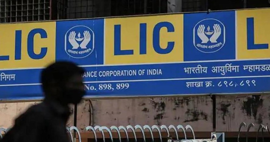 LIC का शेयर नीचे आने से सरकार चिंतित, गिरावट को लेकर जानें क्या बोली सरकार?