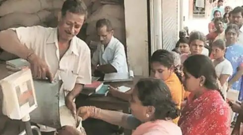 मुफ्त राशनः यूपी में लागू हुई नई व्यवस्था, अब समय पर मिल सकेगा गेहूं-चावल, घटतौली भी नहीं होगी