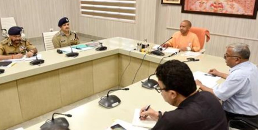 CM योगी का अधिकारियों को सख्त निर्देश- UP हिंसा में शामिल उपद्रवियों के खिलाफ ऐसी कार्रवाई हो जो नजीर बने