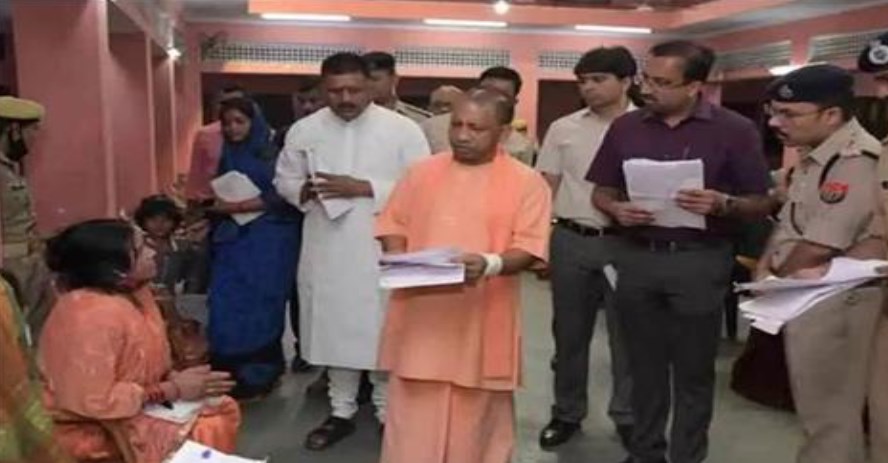 CM योगी के जनता दरबार में फरियादी बन पहुंचे पूर्व MLA अमनमणि त्रिपाठी
