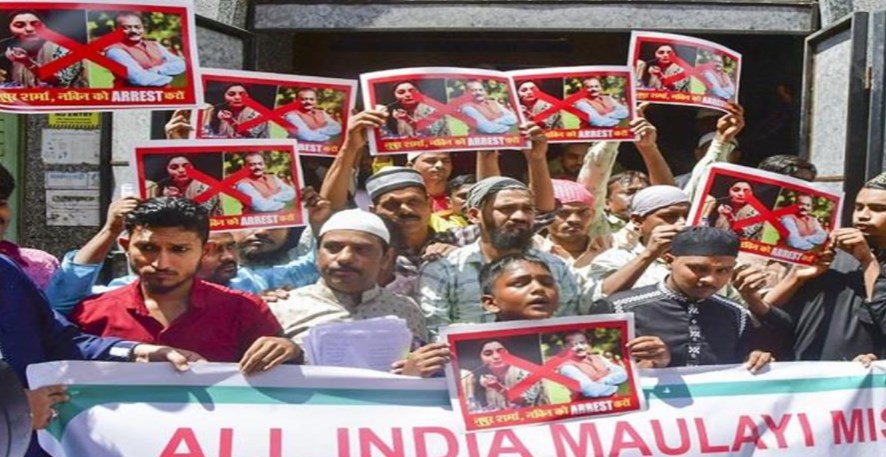 पैगंबर पर नूपुर शर्मा के बयान को लेकर महाराष्ट्र भर में विरोध, हजारों की संख्या में जुटे मुस्लिम