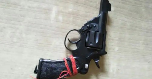 गश्त करके लौटे दारोगा जी सोते रहे, चोर चुरा ले गए रिवॉल्वर