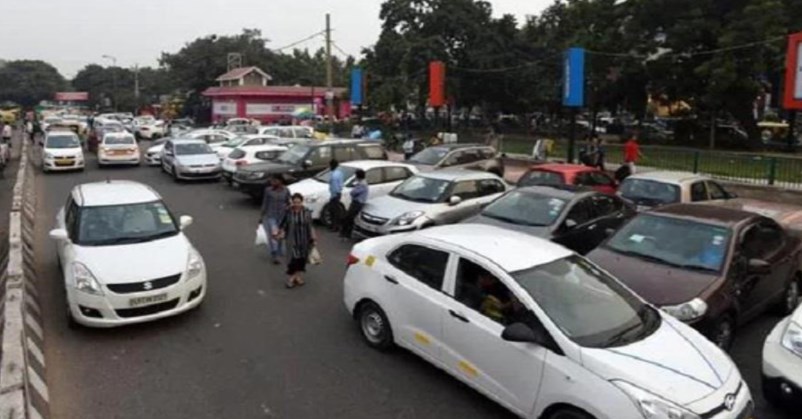 गलत पार्किंग किए गए वाहन की तस्वीर भेजने वाले को इनाम देने का बनाएंगे कानून, गडकरी का ऐलान