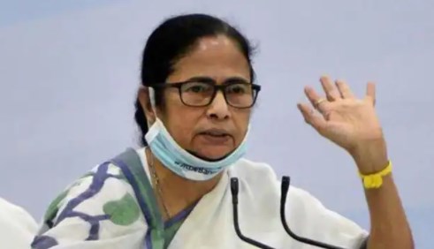 दिल्ली से लौटते ही ममता बनर्जी का भाजपा पर हमला, कहा- लालची नेता कराते हैं दंगा