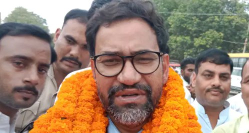 अखिलेश यादव की तरह मैं भागूंगा नहीं, घर बनाकर यहीं रहूंगा, आजमगढ़ पहुंचकर बोले सांसद निरहुआ