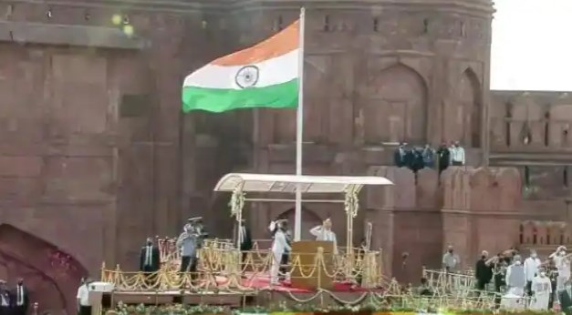 अब दिन-रात फहराया जा सकता है तिरंगा