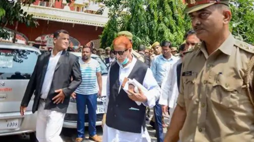  रामपुर कोर्ट पहुंचे आजम खान का छलका दर्द, कहा- सारे मुकदमे हमपर ही होंगे क्या? कुछ...
