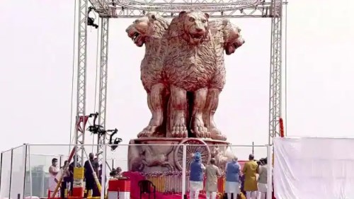 फोटो गलत एंगल से ली गई, कोई बदलाव नहीं हुआ बोले मूर्तिकार