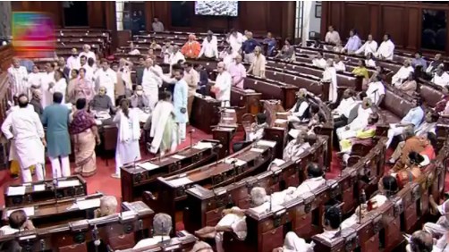 कांग्रेस के 4 लोकसभा सांसद पूरे सत्र के लिए निलंबित