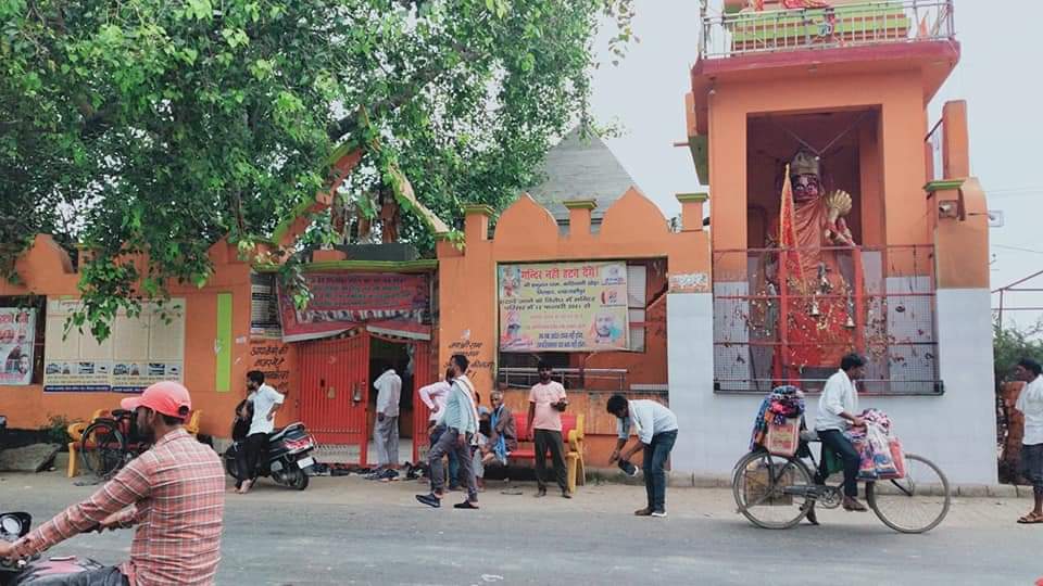 शाहजहांपुर:कछियानी खेड़ा के प्राचीन हनुमान मंदिर को दूसरी जगह स्थानांतरण पर नहीं बनी आम सहमति कैबिनेट मंत्री सुरेश खन्ना का प्रयास विफल