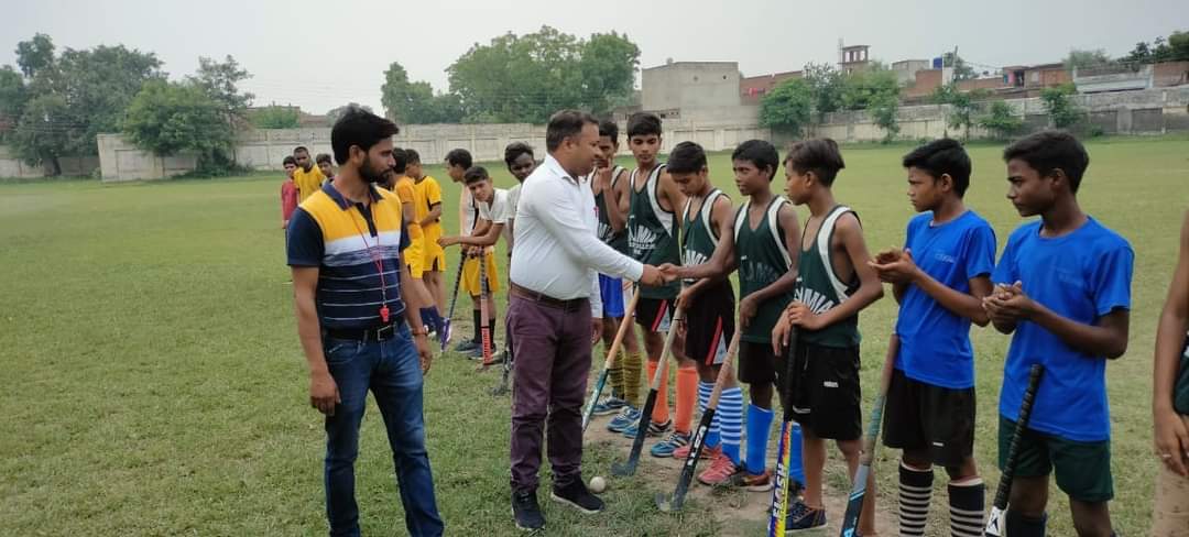शाहजहाँपुर:इस्लामिया इण्टर कालेज की हाकी खिलाड़ी टीम  बनी विजेता