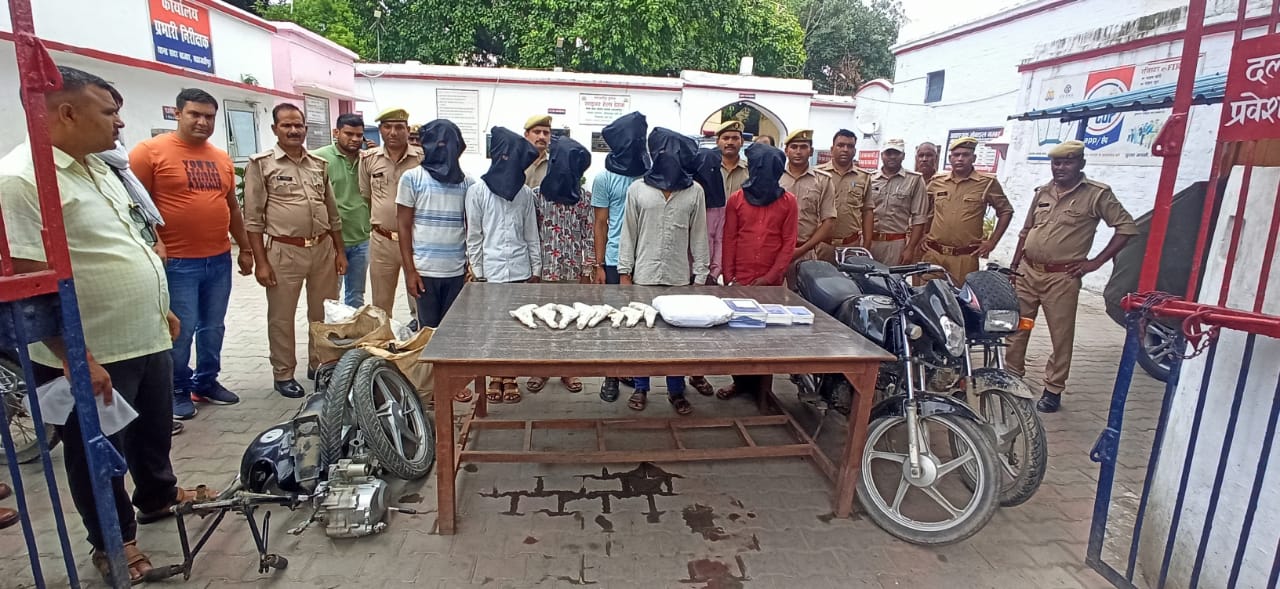 एसओजी टीम और सदर पुलिस की सयुक्त मुढ़भेड़ में  बाइक लुटेरे गैंग के 9 बदमाशो को गिरफ्तार किया है