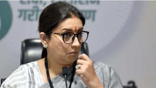 दिल्ली हाई कोर्ट की फटकार से भी नहीं रुकी कांग्रेस, बार विवाद में भी स्मृति ईरानी को घेरा