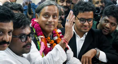 गांधी परिवार को मनाने का प्रयास? थरूर को अपने हाल पर छोड़ खड़गे के पाले में गया जी-23