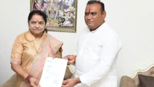 गुजरात चुनाव से पहले कांग्रेस को झटका, विधायक हर्षद रिबडिया ने दिया इस्तीफा