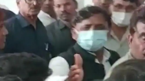 नेताजी को बचा लीजिए अखिलेश भैया, मुलायम के लिए फूट-फूटकर रोया सपा समर्थक