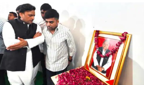 नेताजी की मैनपुरी से किसे उतारेंगे अखिलेश, परिवार में हो सकता है क्लेश; रेस में हैं ये 2 नाम