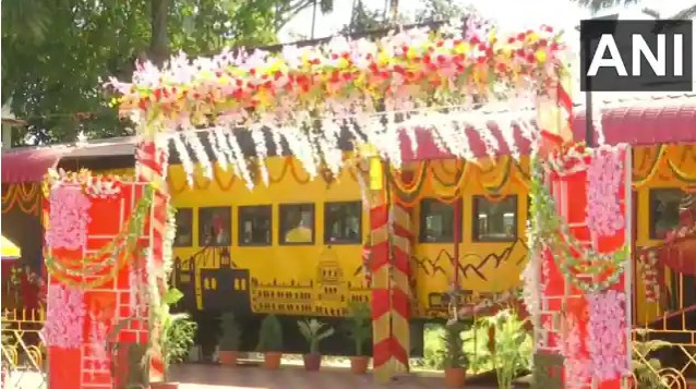 ट्रेन में बैठकर खाने का एहसास, पश्चिम बंगाल के न्यू जलपाईगुड़ी स्टेशन पर बना रेल कोच रेस्टोरेंट