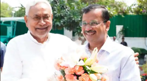केजरीवाल के सुझाव पर खूब हंसे नीतीश कुमार, बोले- कुछ लोग तो क्या-क्या कहते रहते हैं