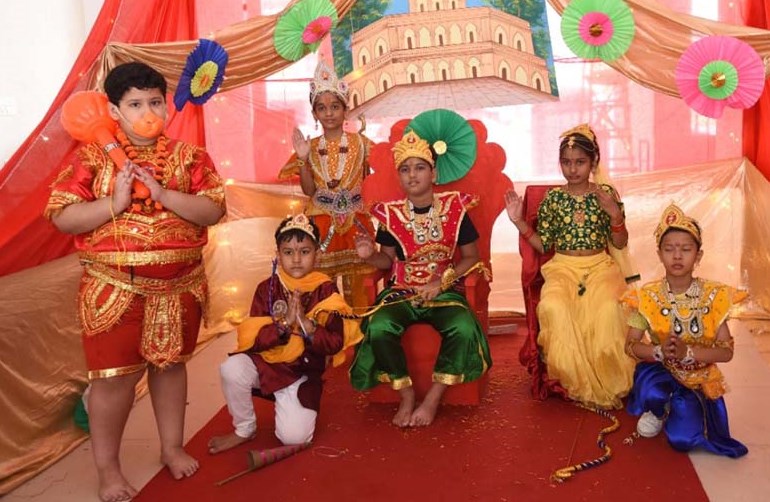 सी.एम.एस. के विभिन्न कैम्पसों में छात्रों ने हर्षोल्लास से मनाई दीपावली रामलीला का किया मंचन