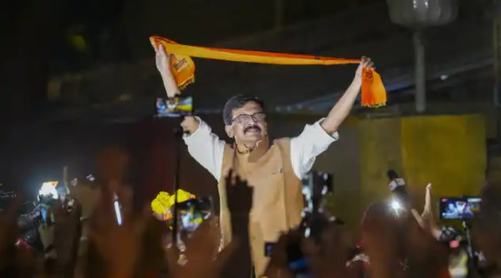 संजय राउत के तेवर नरम? पीएम मोदी और अमित शाह से मिलेंगे, फडणवीस के बयान से खुश