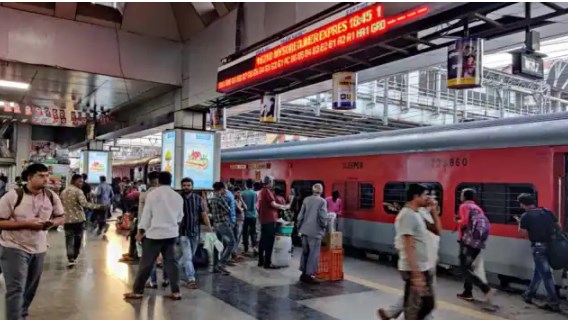 रेलवे इतिहास में पहली बार लोकल डिश का आनंद ले सकेंगे यात्री, IRCTC को मिली छूट