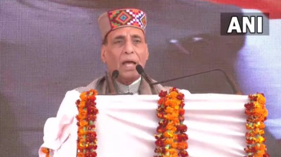 राजनाथ सिंह की रैली में लोग मांगने लगे पीओके, हंसकर बोले रक्षा मंत्री- धैर्य रखें