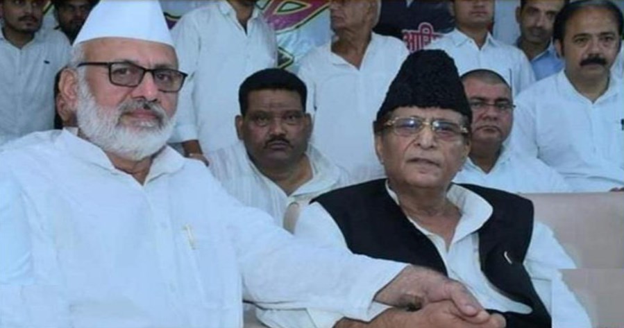 चुनावी मैदान में उतरे आजम खान, कहा- दुश्मन पहनाना चाहते हैं मुझे हथकड़ी