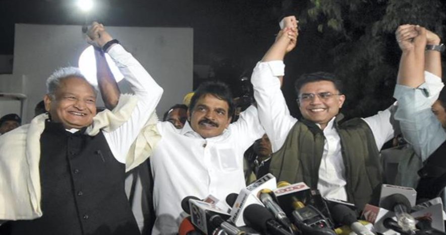 गद्दार पर बवाल के बीच साथ दिखे अशोक गहलोत और सचिन पायलट