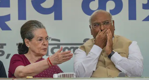 गुजरात में कांग्रेस ने अभी से डाल दिए हथियार? पार्टी के सामने हैं कई चुनौतियां