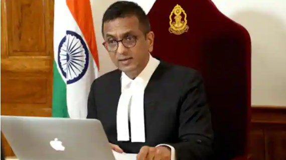 अदालत हर चीज में नहीं घुस सकती, प्रदूषण पर तत्काल सुनवाई से चीफ जस्टिस का इनकार