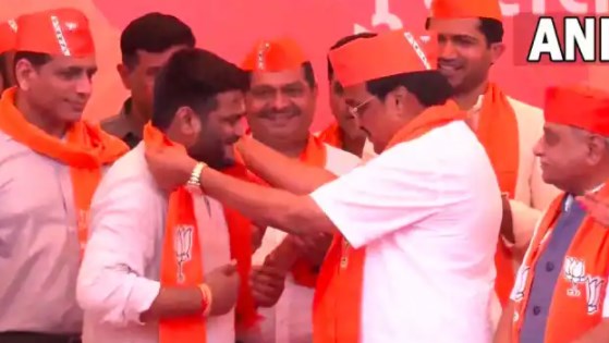 हार्दिक पटेल भाजपा में हुए शामिल, खुद को बताया पीएम नरेंद्र मोदी का छोटा सिपाही