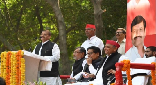 डिंपल के पक्ष में शिवपाल ने किया प्रचार, अखिलेश से बोले- नहीं करूंगा निराश