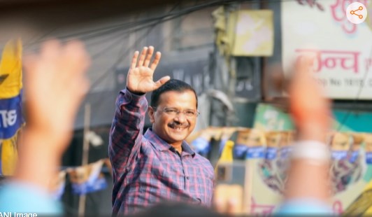 दिल्ली में बन रही आप की डबल इंजन की सरकार, झाडू ने किया सफाया