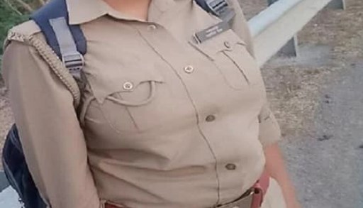 महिला सिपाही पर आया इंस्पेक्टर का दिल, कई बार किया रेप, अब 50 हजार का इनामी