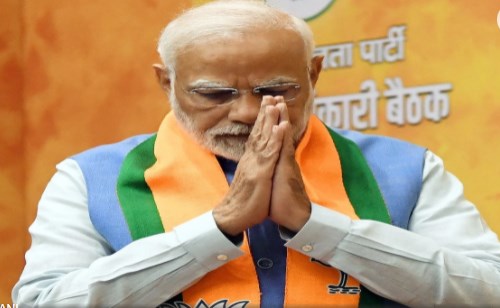 Modi ने गुजरात की जनता का जताया आभार, बोले- लोगों ने विकास की राजनीति को दिया आशीर्वाद