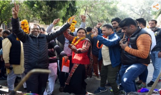 दिल्ली में हार कर भी जश्न मना रही भाजपा, आखिर क्या है पूरा मामला
