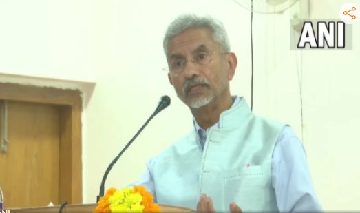 वाराणसी पहुंचे विदेश मंत्री जयशंकर, कहा- राज्यों के 55 शहरों में मनाया जाएगा जी20 सम्मेलन