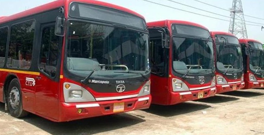कोहरे के कारण रात में बसों का संचालन बंद होने से यात्रियों में नाराजगी
