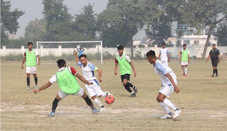 CMS and LaMartiniere record wins in the first phase of tournament